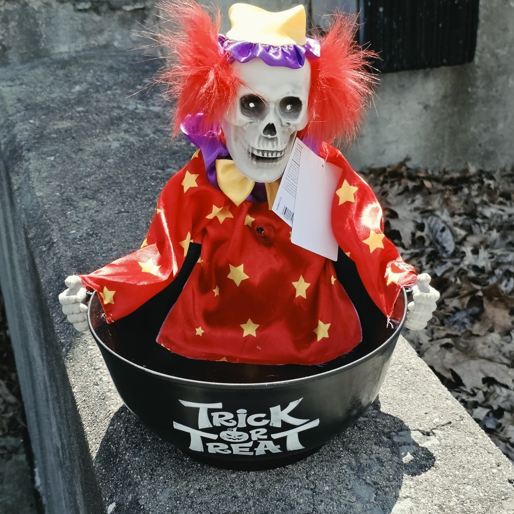 RARE Skeleton Talking Clown Animated Lights Candy Bowl Halloween Trick or Treat
